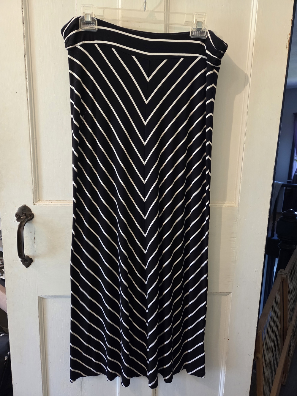 Liz Claiborne Black & White Chevron Maxi Skirt